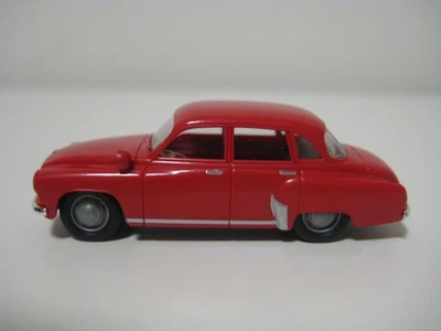 Brekina H0 27018 - Coche de bomberos Wartburg 311 rojo con luz azul lateral - Imagen 1 de 4