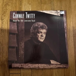 Conway Twitty - House On Old Lonesome Road, MCA Records, 1989, UC/NM Vinyl - Picture 1 of 2