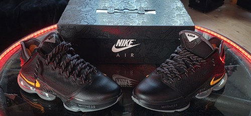 Nike LeBron XIX Low Black University G taglia 43 US 9.5 UK 8.5 