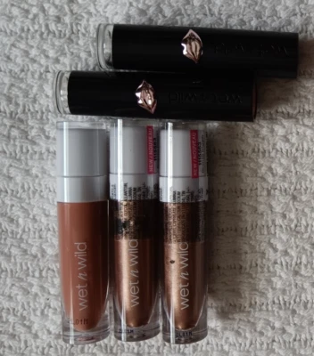 Wet n Wild Shadow Silk Liquid 16 HR Eyeshadow & Megalast Matte Lipstick Duo Lot - Image 1 of 4