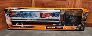 NIB 1:43 SCALE NEW RAY BLAIN'S FARM & FLEET FREIGHTLINER® CASCADIA SEMI - Picture 1 of 10