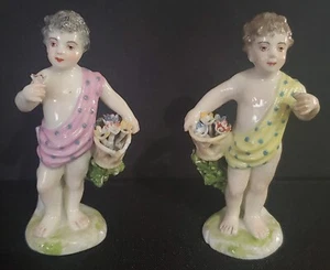 Pair Of Garden Cherubs Angels Flowers Chelsea Style Porcelain Figurine Figure - Bild 1 von 20