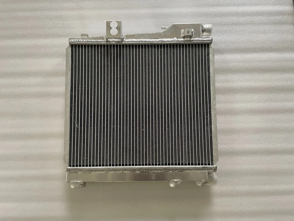 🥇Fit BMW 3 E30 320i / 323i / 325i / 325 ix 1982 - 1993 aluminum radiator - Image 1 of 4