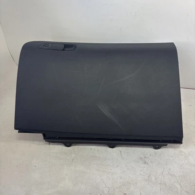 2015-23 DODGE CHALLENGER Glove Box Storage Assembly 1QF13DX9AP OEM - Imagem 1 de 4