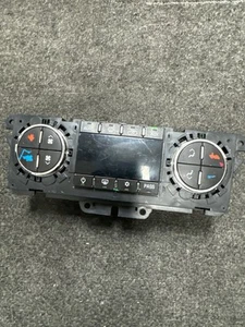 2008-2012 BUICK ENCLAVE TEMPERATURE CLIMATE AC CONTROL (P) - Picture 1 of 3