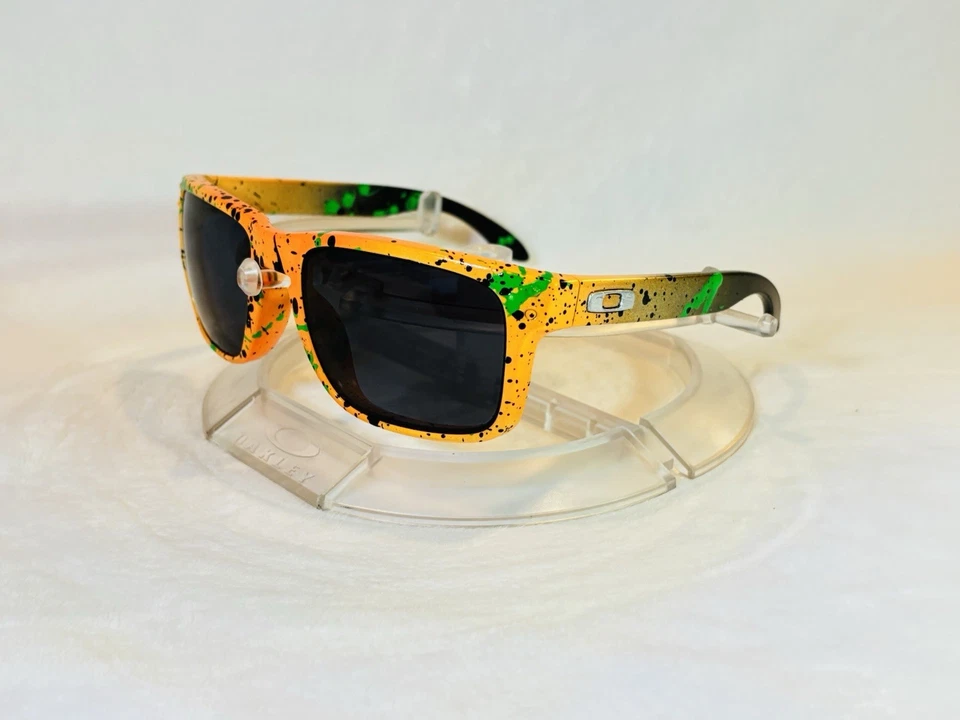 Gafas de sol personalizadas Oakley Holbrook Halloween naranja salpicaduras con lentes negras #756 Foto 1 de 4
