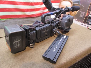 ESTATE* PRO CAMERA JVC GY-HD250CHU HDV DVCAM ~7 HOURS!! FUJINON HTs18x4.2BRM-M48 - Picture 1 of 15