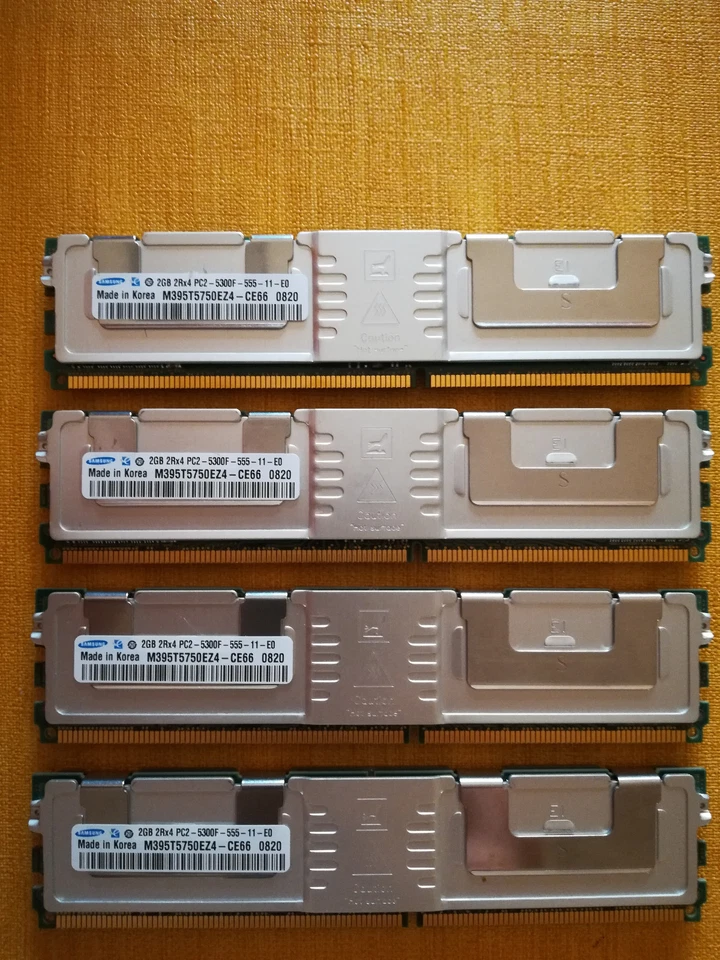 Samsung RAM 8GB(4x2GB) 2Rx4 PC2-5300F-555-11-E0 M395T5750EZ4-CE66 DDR2-667 ECC - Immagine 1 di 1