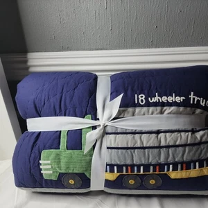 Pottery Barn Kids Busy Trucks Quilt marineblau 86" x 86" - Bild 1 von 8