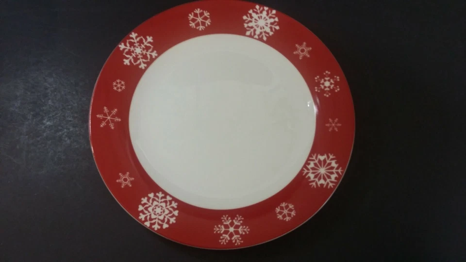 St. Nicholas Square Yuletide 9" Dessert plate - Image 1 of 4
