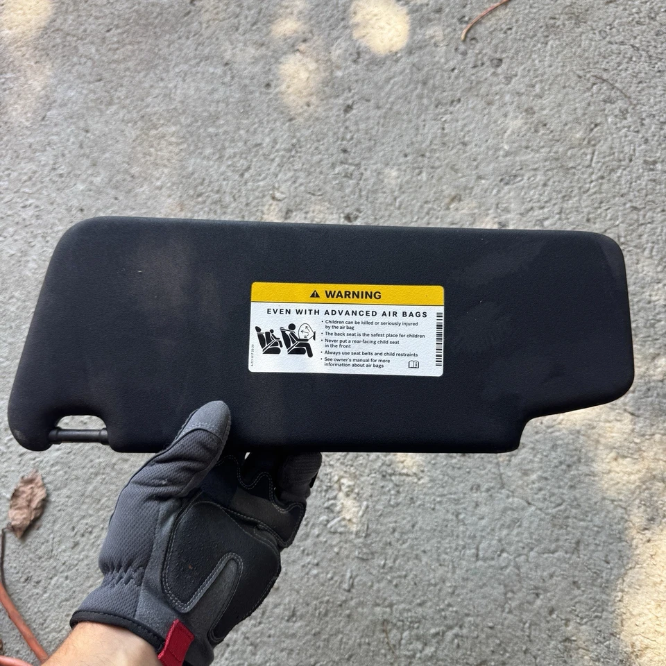 08-14 Mercedes W204 C250 C350 Front Right Passenger Sun Visor Black - Image 1 of 4