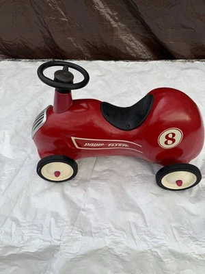 Radio Flyer RETIRADO Vintage Modelo 8 METAL Pequeño Rojo Roadster Juguete Paseo en Coche Foto 1 de 4