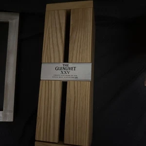GLENLIVET SINGLE MALT SCOTCH WHISKY XXV 25 YEARS WOODEN BOX WITh No  BOTTLE - Picture 1 of 5