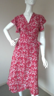 UNBRANDED. SHORT SLEEVE WRAP-AROUND DRESS SIZE X/L. 14 TO 16. POLYESTER. NEW. - image 1 of 4