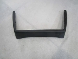 7. Suzuki GS 500 E Verkleidung Blende Hinten Unten Rücklicht - Picture 1 of 2