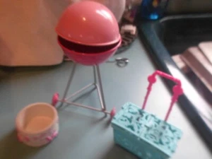 Barbie Outdoor pink  Grill ,picnic basket , bowl - Picture 1 of 2