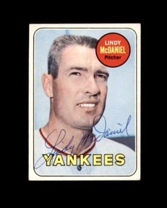 Lindy McDaniel Signed Original 1969 Topps New York Yankees Autograph - Picture 1 of 2