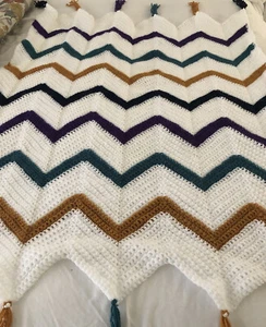 Handmade Small Crochet Chevron Baby Blanket with Fringe - Picture 1 of 5