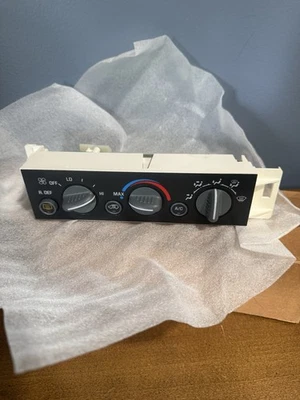 GM 09378805 ACDELCO 1572547 A/C AQUECEDOR CONTROLE DE TEMPERATURA CLIMÁTICA NOS GMC CHEVY - Imagem 1 de 4