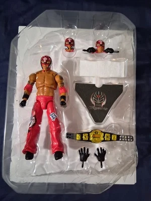 Figura de acción WWE Ultimate Edition Rey Mysterio en traje rojo SUELTA COMPLETA Foto 1 de 2