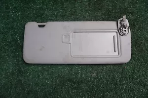 2022 2023 2024 HYUNDAI TUCSON PASSENGER SIDE Sun Visor OEM 1 Peice 17FC47A6 - Picture 1 of 3