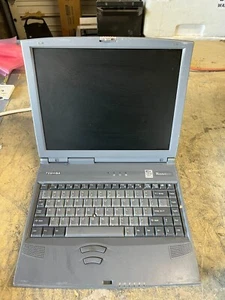 VINTAGE RETRO Toshiba Tecra 8000 14.1" 8.1GB, Intel Pentium II  Notebook PAT800U - Picture 1 of 8