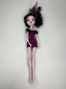 Monster High Clawdeen Wolf Sweet 1600 Striped Dress With Misc Draculaura Doll - Picture 1 of 7