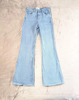 Jeans acampanados para mujer Altar's State talla 28/7 lavado claro deshilachado borde inferior Foto 1 de 4