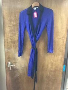 Women NWT "Diane Von Furtenberg" navy /black wrap dress. Size 8. Reg. $468.00 - Picture 1 of 2
