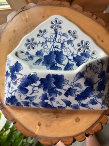 Silvestri Blue Ivy On White Ceramic Wall Pocket Letter Holder 9.75" x 9" - Picture 1 of 4