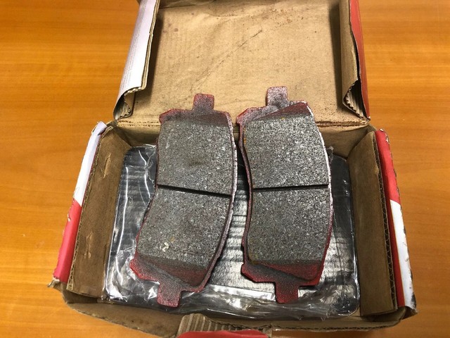 SIM SIM-679 Semi Metallic Brake Pad Set Front