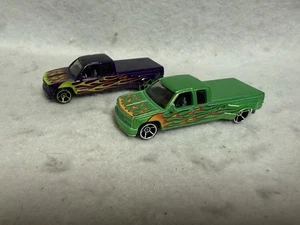 Hot Wheels Personalizado C3500 Verde con Llamas ** Púrpura con Llamas Lote de 2 B3 - Imagen 1 de 7