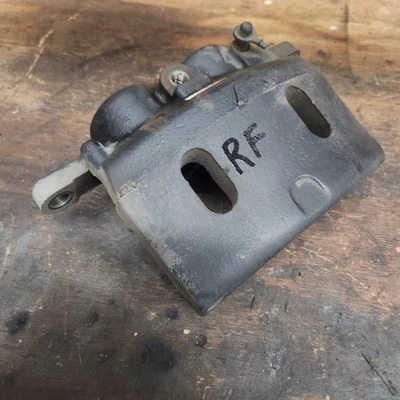 07-20 GMC YUKON DENALI PASAJERO DERECHO PINZA FRENO DELANTERO DOBLE PISTÓN ESCALADE Foto 1 de 4