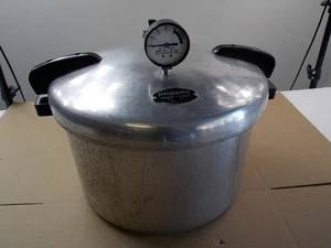 Vintage Presto 7-B Aluminum Pressure Cooker Canner 16 Quart + Rack & Jiggler - Picture 1 of 9