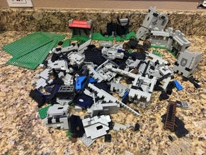 Huge Lot of Vintage LEGO Castle Parts - Walls Arches Gate Door Mix Huge Lot - Picture 1 of 16