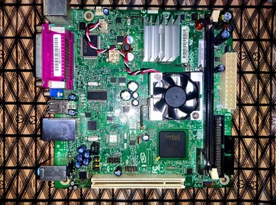 Intel D945GCLF2D Atom 330 - Image 1 of 4