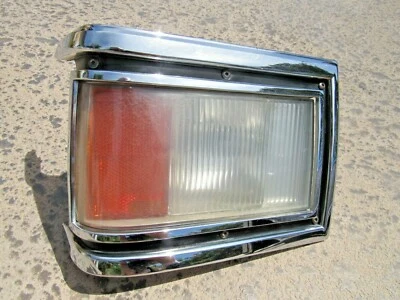 Luz intermitente esquina delantera Cadillac Deville Fleetwood 85-86 con cromo izquierdo Foto 1 de 4