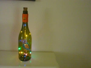 VOGEL DESIGN GRÜNE FLASCHENLAMPE GESCHENK MIT LED-LEUCHTEN - Bild 1 von 4