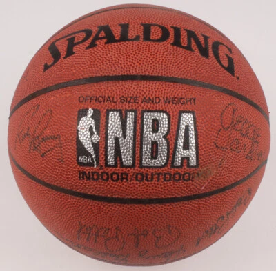 Signed Basketball Oscar Robertson, Bob Petti, Rick Barry, George Yardley + (12) - Image 1 of 4
