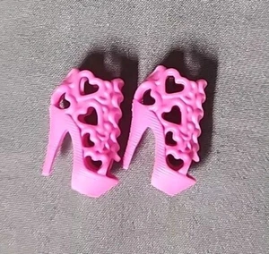Barbie Doll Shoes Fashionistas Fashion Fever PINK HEART CUT-OUT HIGH HEELS - Picture 1 of 3