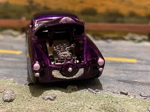 Racing Champions 1951 Studebaker Hot Rod Magazine 1:60 Scale Issue #96 - Picture 1 of 6