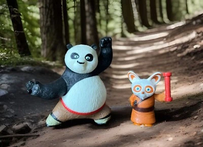 McDonalds KUNG FU PANDA Po CON SONIDO y Master Shifu Cuerda Coleccionable Foto 1 de 4