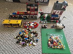 LEGO Town bulk lot, 7641 City Corner, 8403 City  House, Castle/Bionicle parts