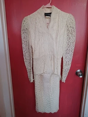 Traje de encaje Chantilly crema vintage separado boda recepción destino ELOPE Foto 1 de 4