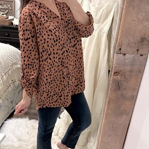 Blusa JODIFL Marrón Estampado Animal Talla Grande - Imagen 1 de 6