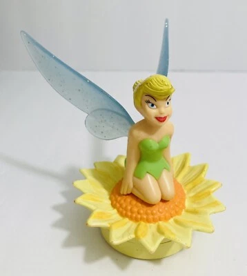 ✨ Disney Peter Pan Fairy TINKERBELL on Flower PVC Figure Cake Topper 3.5” - Imagem 1 de 4