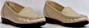 SAS (SAN ANTONIO SHOES) size 7.5 ivory low-heel loafers Tripad Comfort Foot Bed - Picture 1 of 12
