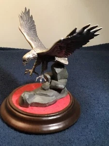 Vintage Hudson Pewter 6” Flying American Eagle on Original Wood Base - Picture 1 of 11