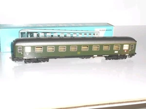 Marklin 4023 DB 1st cl Passenger carriage. Good cond.For 3 Rail AC.HO scale. Box - Picture 1 of 15