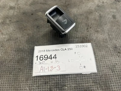 Interruptor de control de puerta trasera tapa maletero Mercedes Benz CLA 250 2014-2019 FABRICANTE DE EQUIPOS ORIGINALES Foto 1 de 4